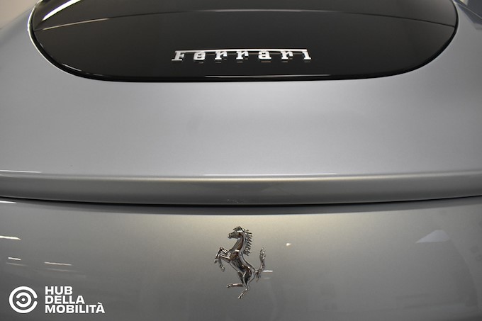 FERRARI Roma